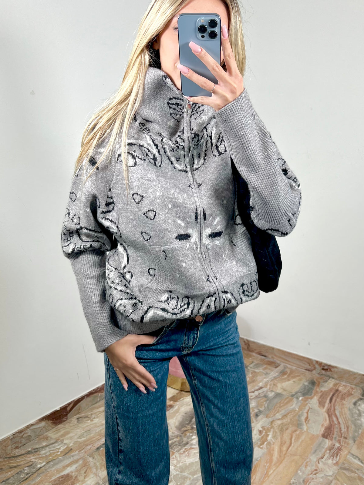 Cardigan Bandana