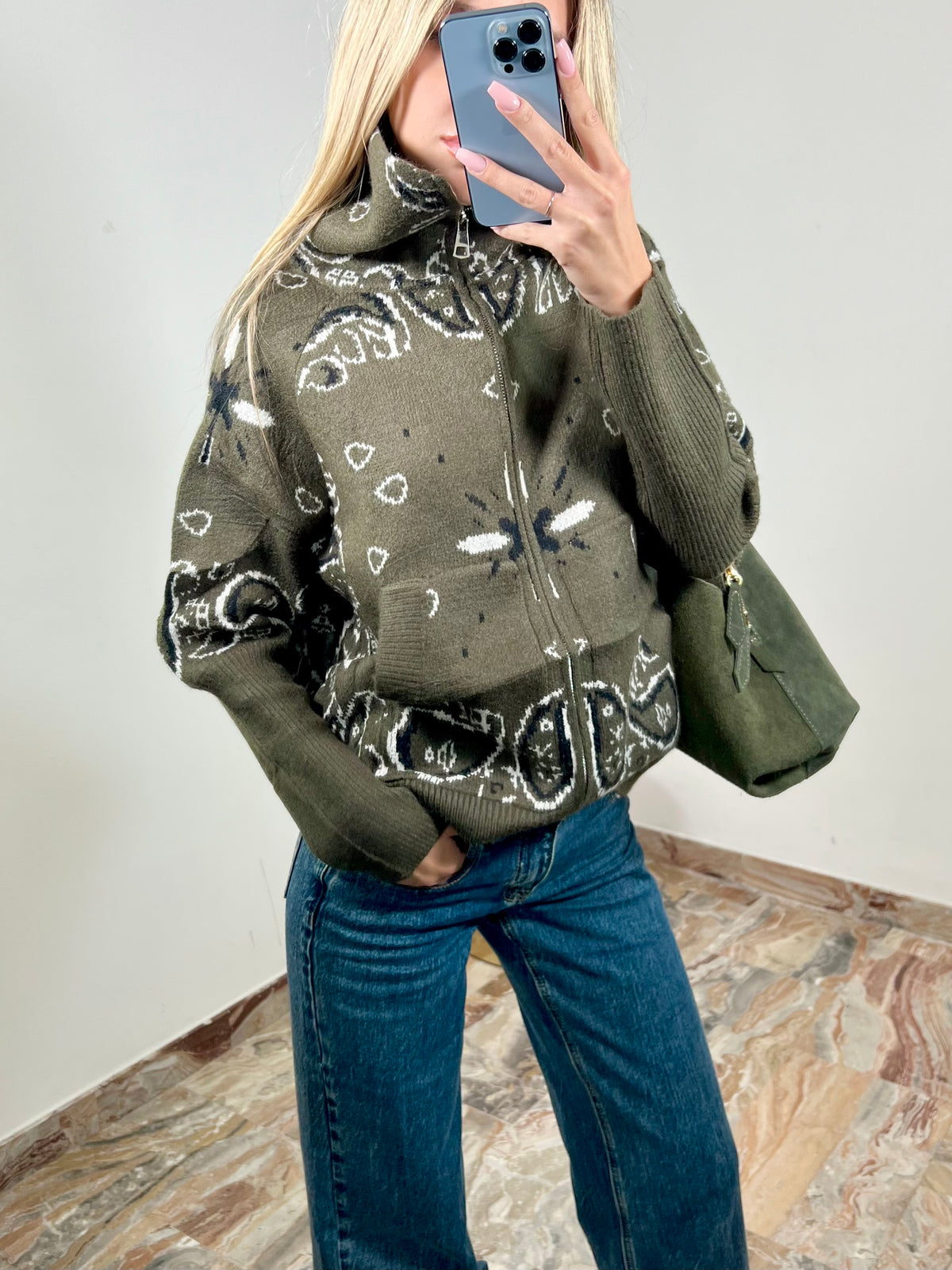 Cardigan Bandana